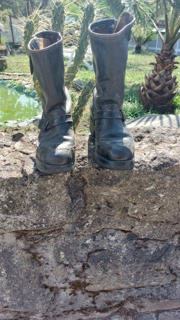 Botas de biqueira de osso