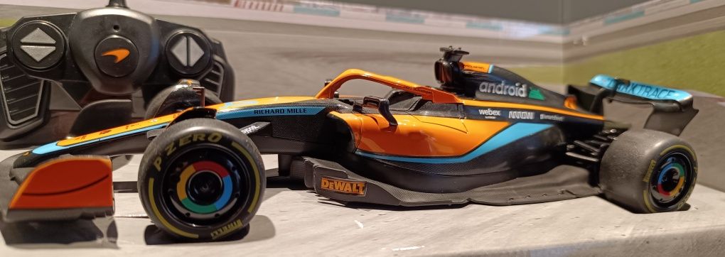 Zdalnie sterowany bolid F1 McLaren36