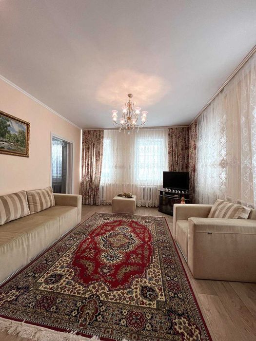 Продаж будинку в центрі села Білозір’я, вул. Б. Хмельницького.