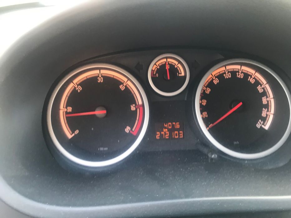 Opel Corsa 1.3 cdti 272000 kms