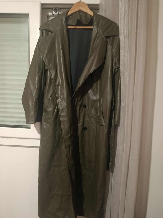 Casaco comprido de napa