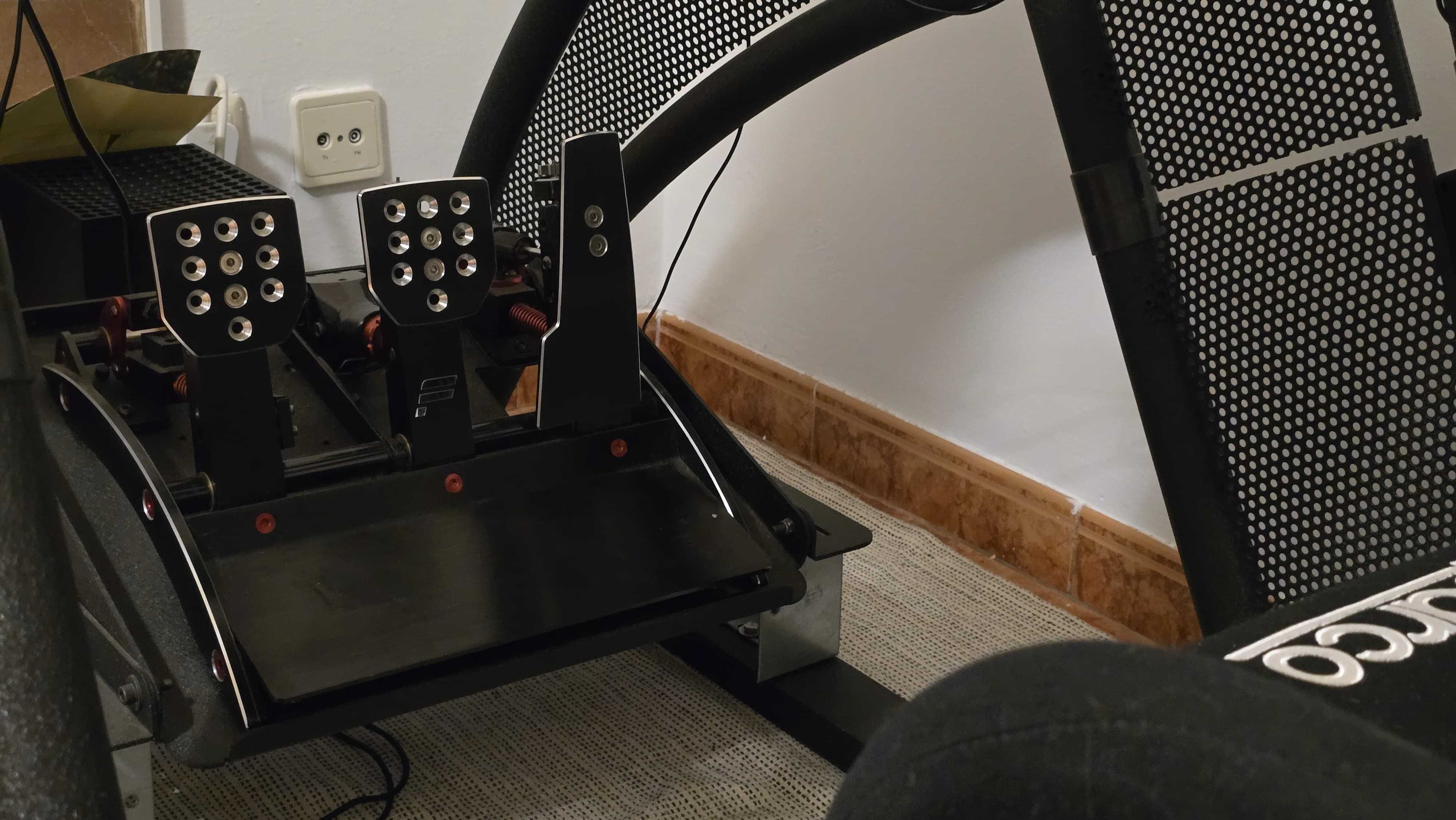 Fanatec Simulador Volante PC Xbox Vendo em separado, veja a descrição
