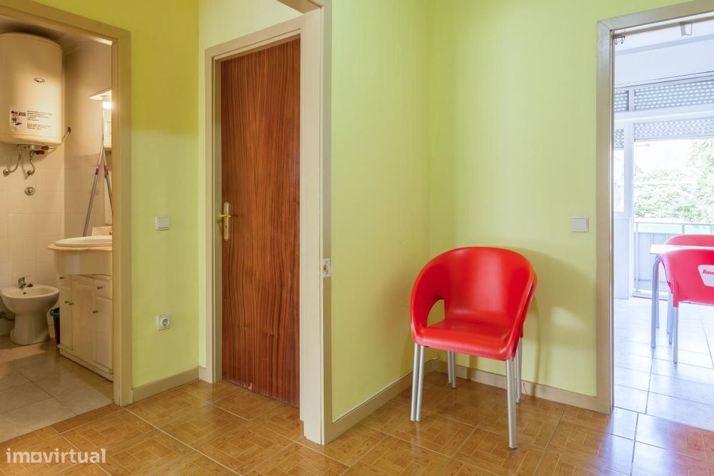 Quarto - localizado em Paranhos Porto