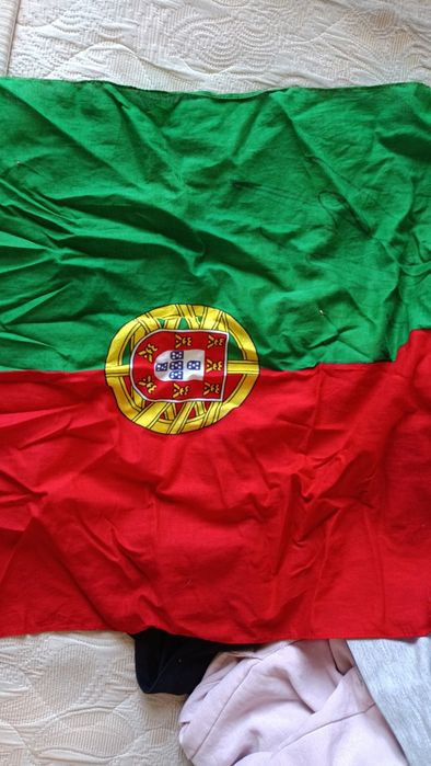Bandeira da Seleção autografada pelo CR7