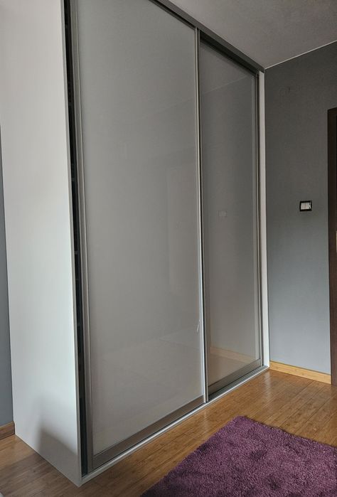 Szafa przesuwana, dwudrzwiowa