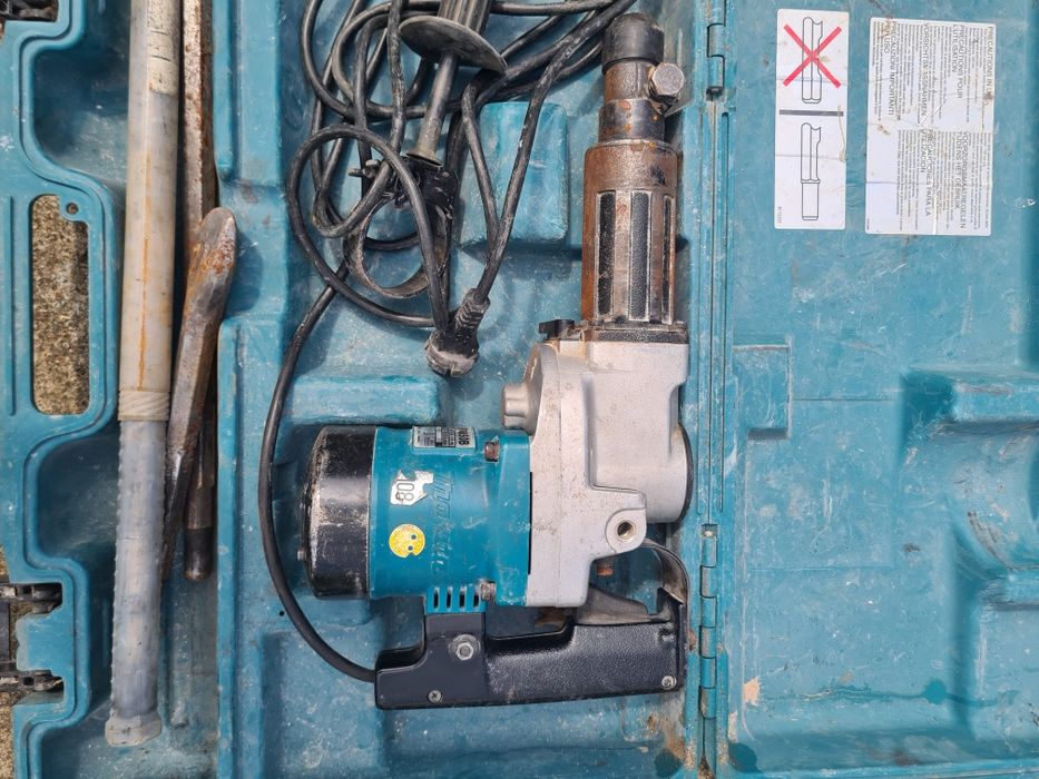 Młot wyburzeniowy makita hr 3850b