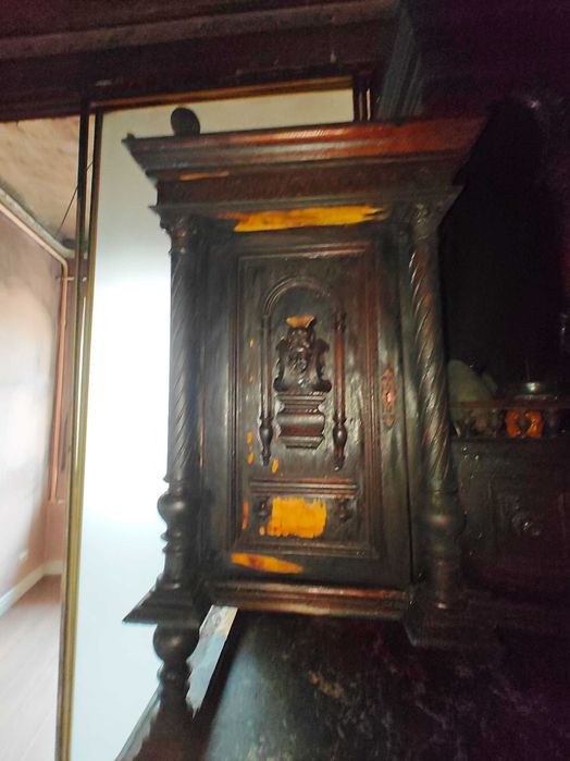 Буфет дубовый старинный