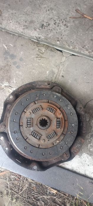 Комплект сцепления диск корзина выжимной москвич