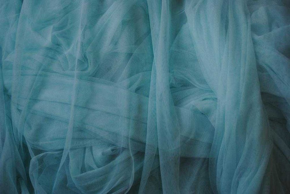 Ткань микросетка бирюза 1,45* 28 м один отрез. Тканина на тюль, сукню.