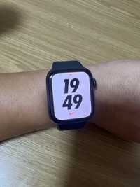 Apple Watch SE 44 mm.