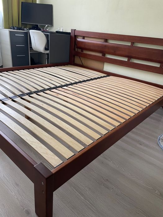 Двоспальне ліжко