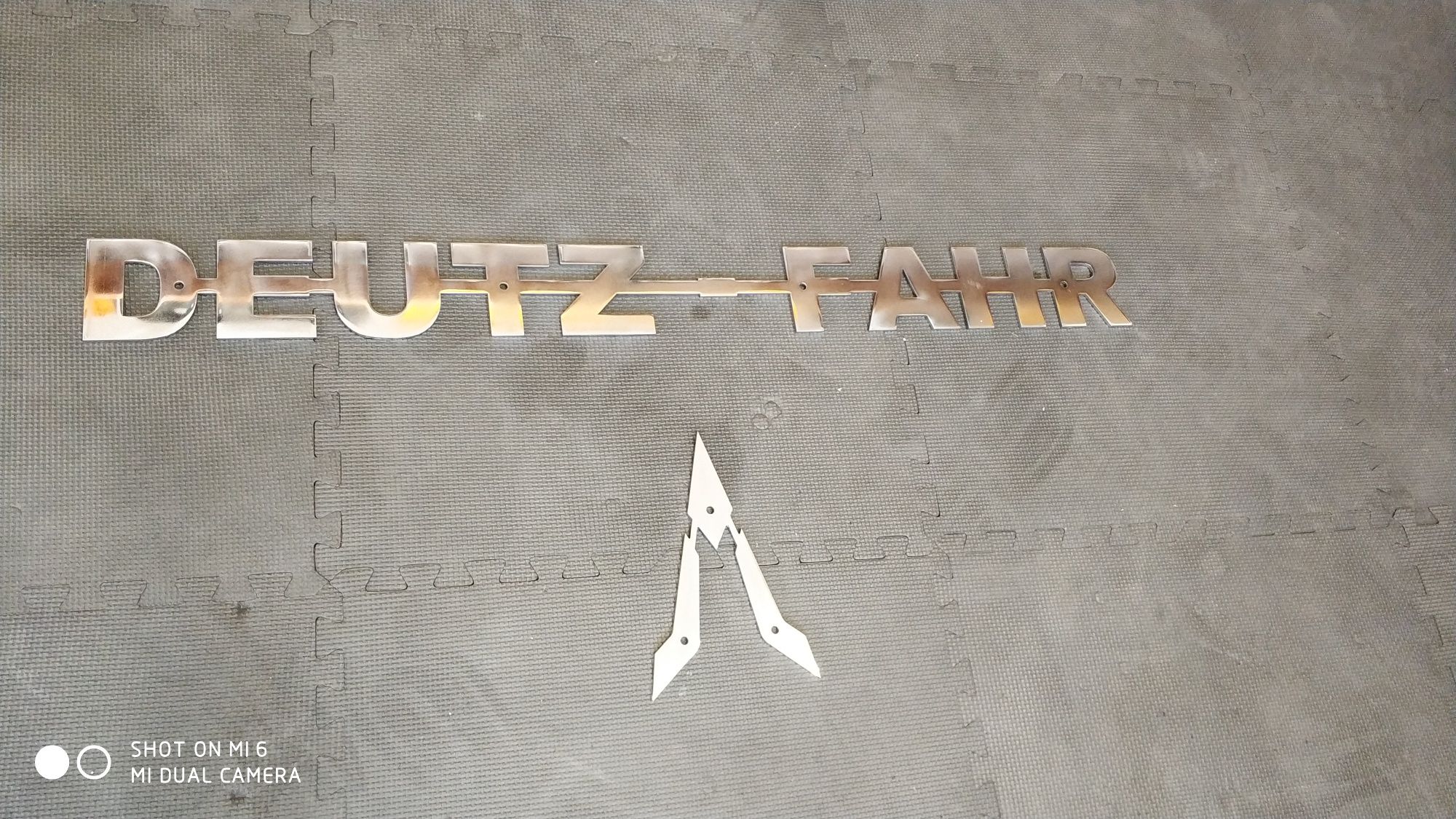 Napis i logo na obciążnik Deutz Fahr stal nierdzewna lub czarna