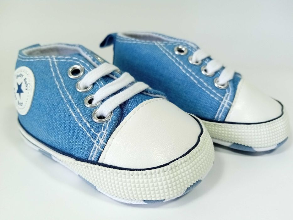 Ténis bebé novos  - tamanho 11 - cor ganga claro