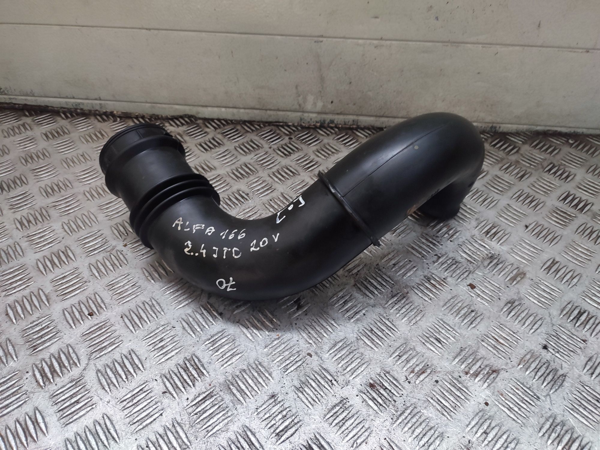 Alfa Romeo 166 Lift 2.4 JTD 20V rura wlot powietrza