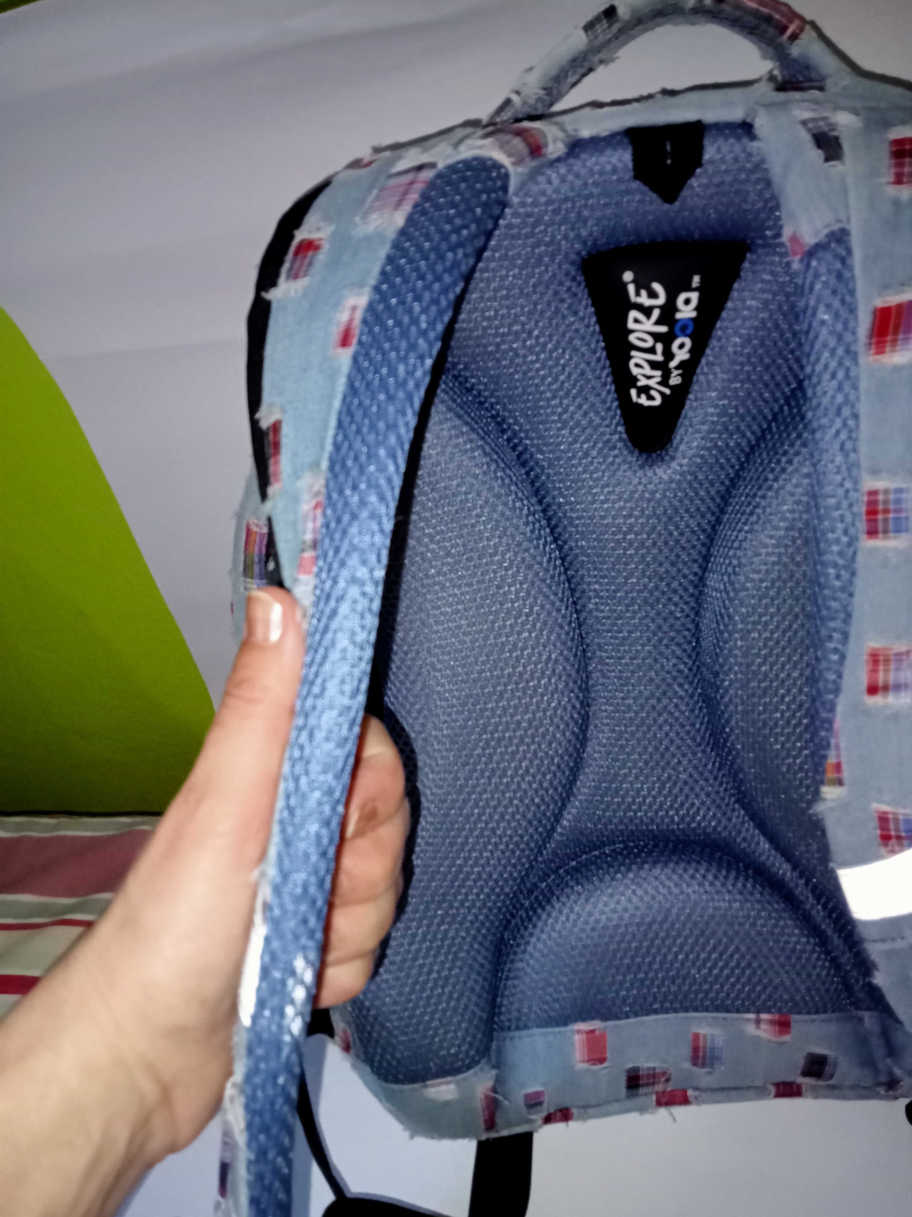 Mochila escolar com compartimentos