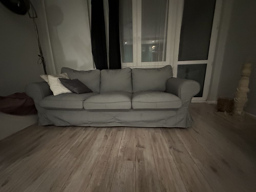 Szara sofa IKEA EKTORP trzyosobowa nierozkladana