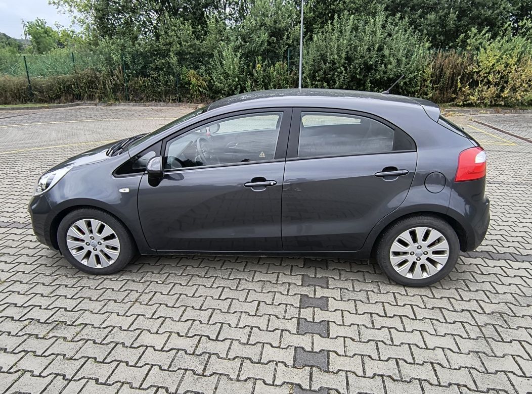 Samochód osobowy Kia Rio 1.2 2024 Rok Zadbane