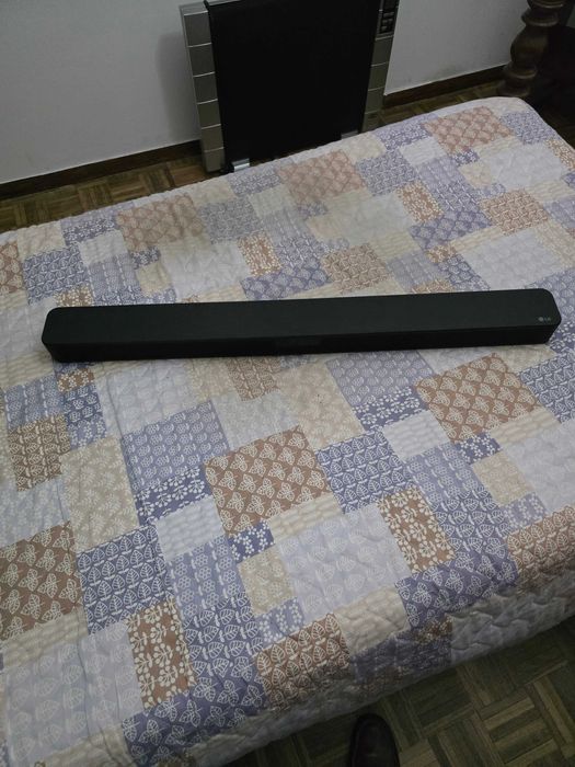 Soundbar LG SN5 2.1 Canais 400W