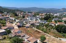 Terreno versátil em zona nobre de Castelo de Paiva