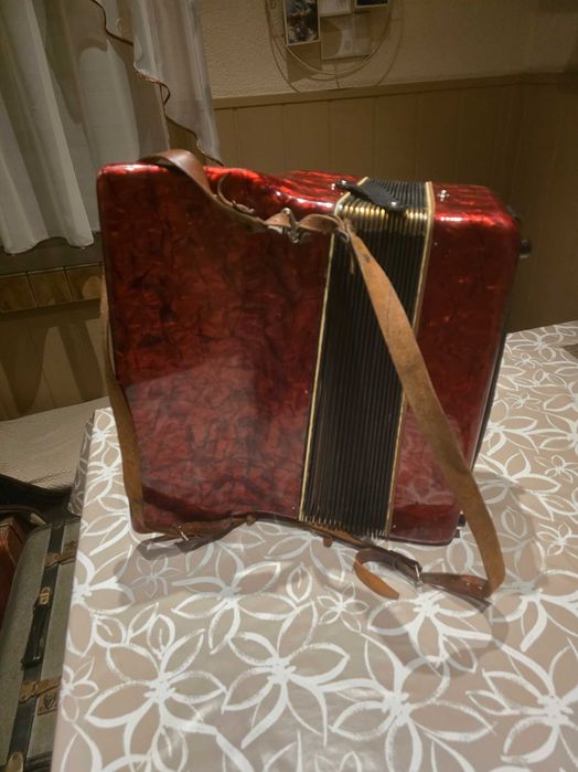 Akordeon Weltmeister 120 basów, futerał w zestawie