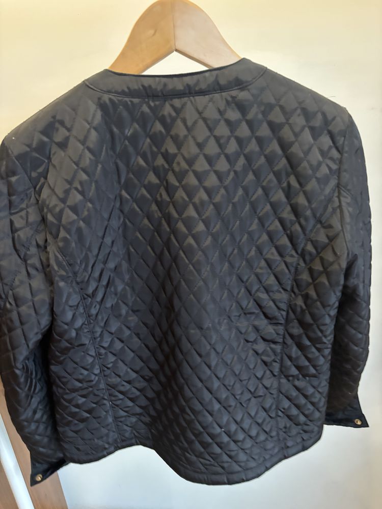 Casaco Ferrache modelo chanel