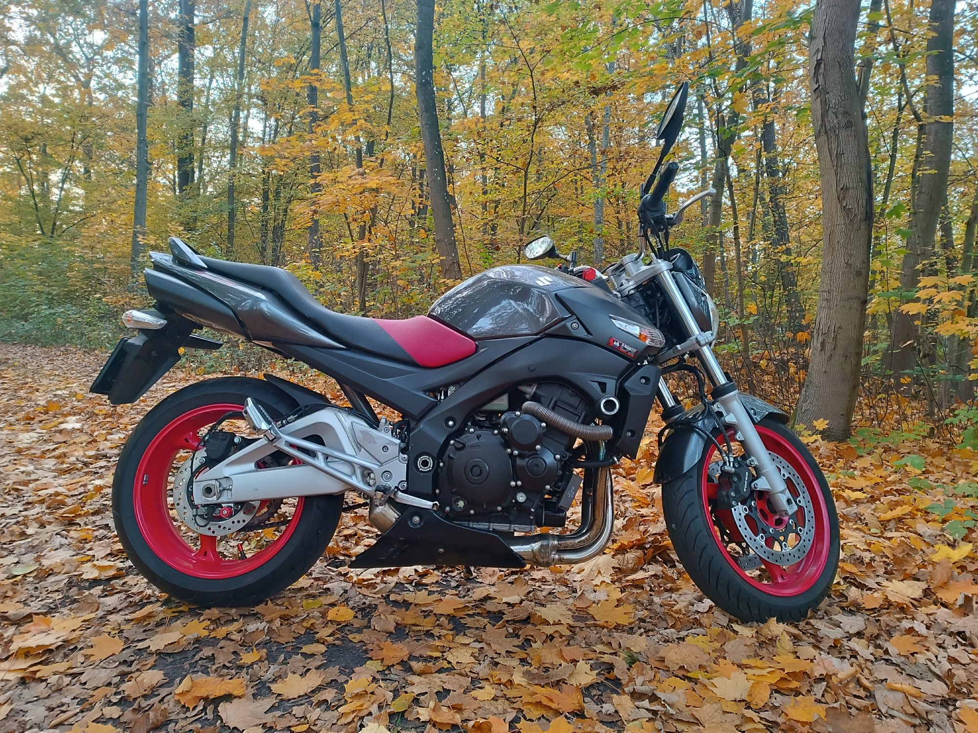 Suzuki GSR 600  Yoshimura