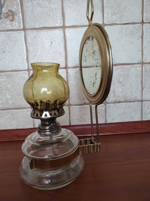 Lampa naftowa z lusterkiem lata 50-60 XX wiek