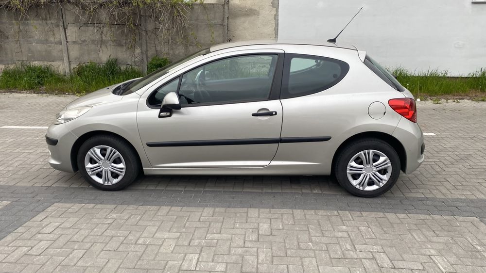 Peugeot 207 1.4 75KM Benzyna