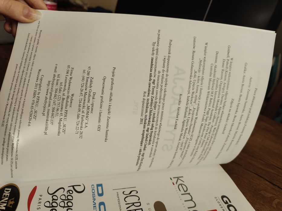 Nowoczesna stylizacja. Kolor, forma, styl