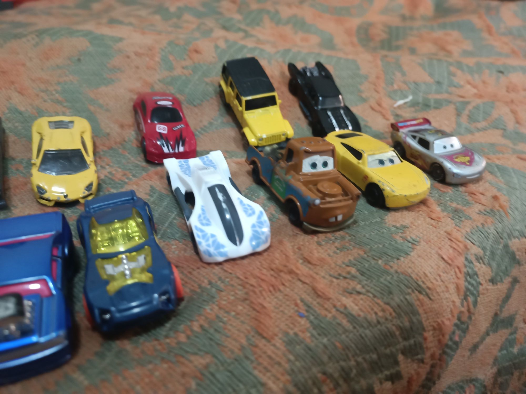 Vários carrinhos
