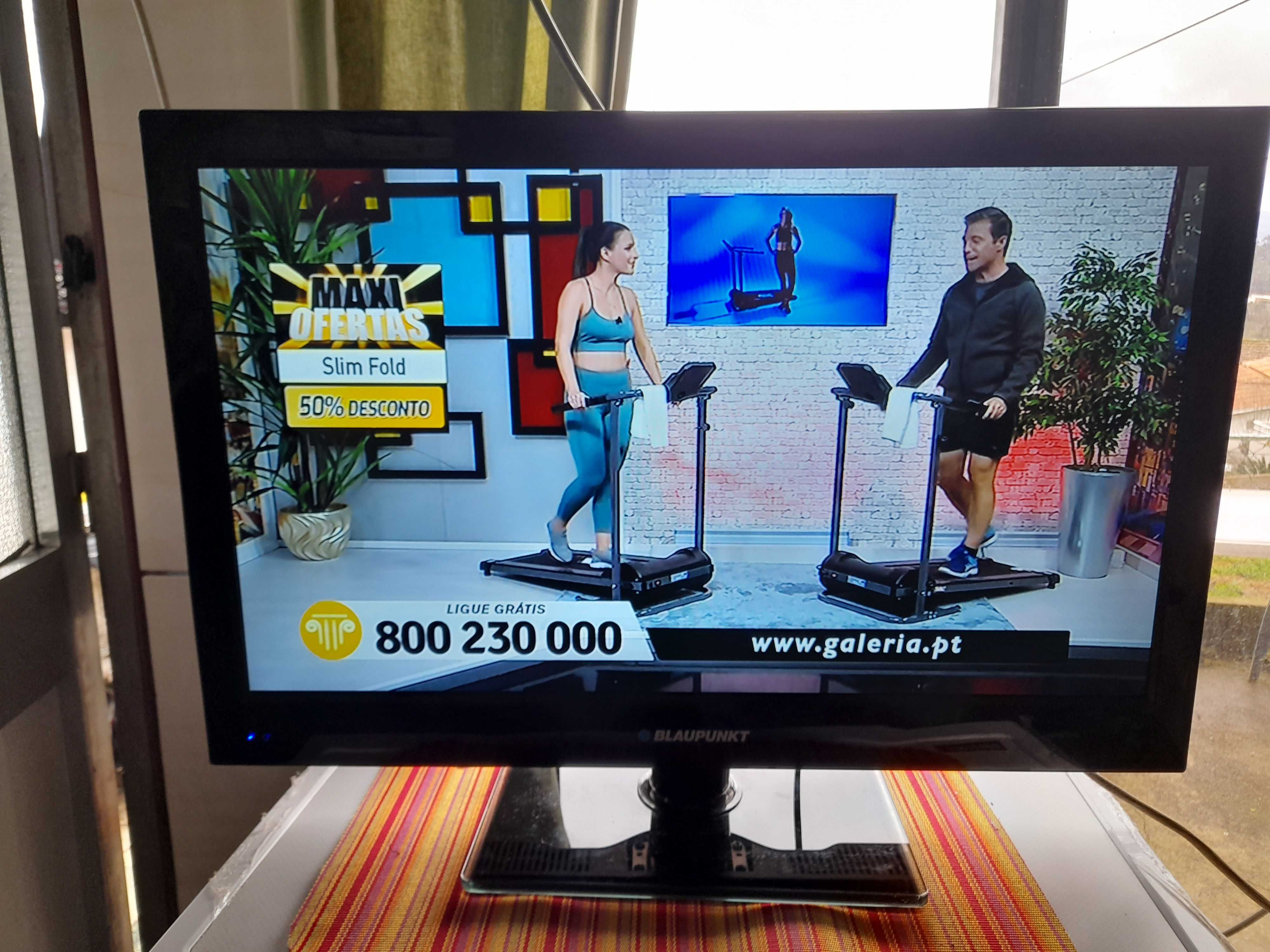 tv blaupunkt 26" muito bem estimada com imagem espetacular.