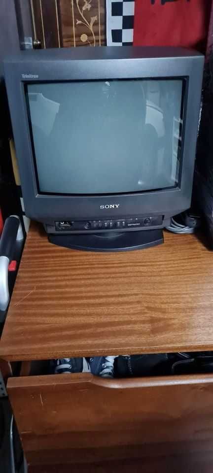 Televisor Sony pequeno