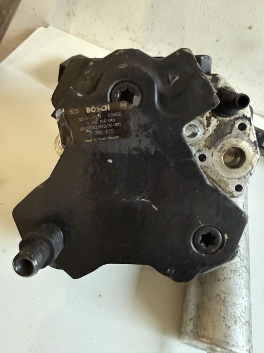 Vendo bomba injectora e regua BMW E46 150cv