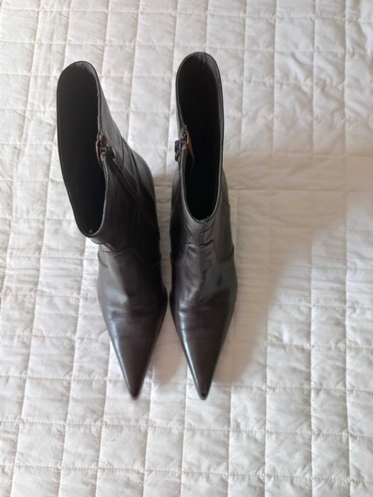 Botas castanhas novas