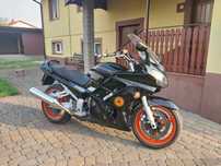 Yamaha FJR 1300.