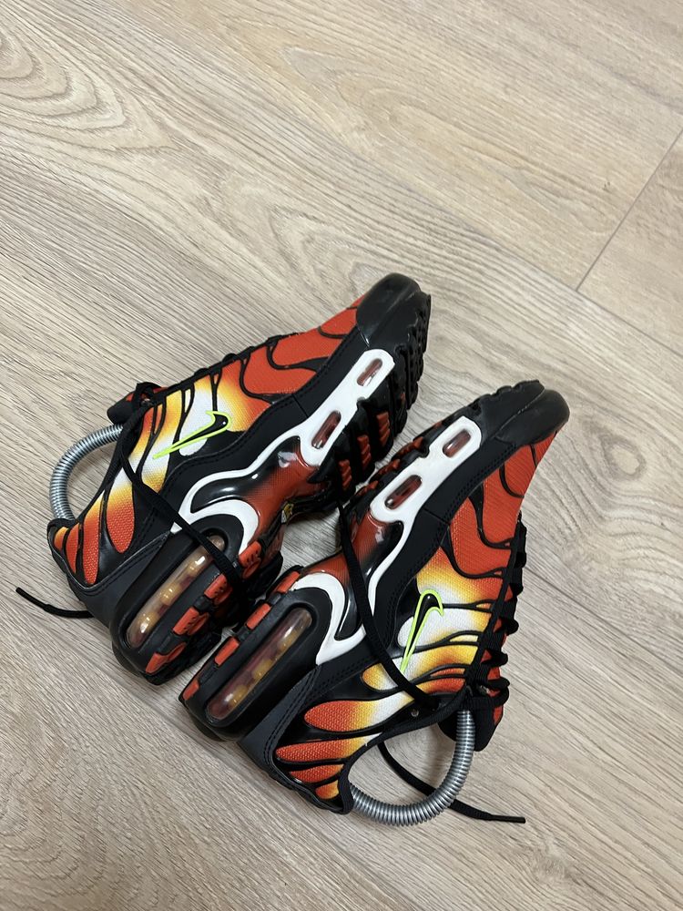 nike tn orange tiger