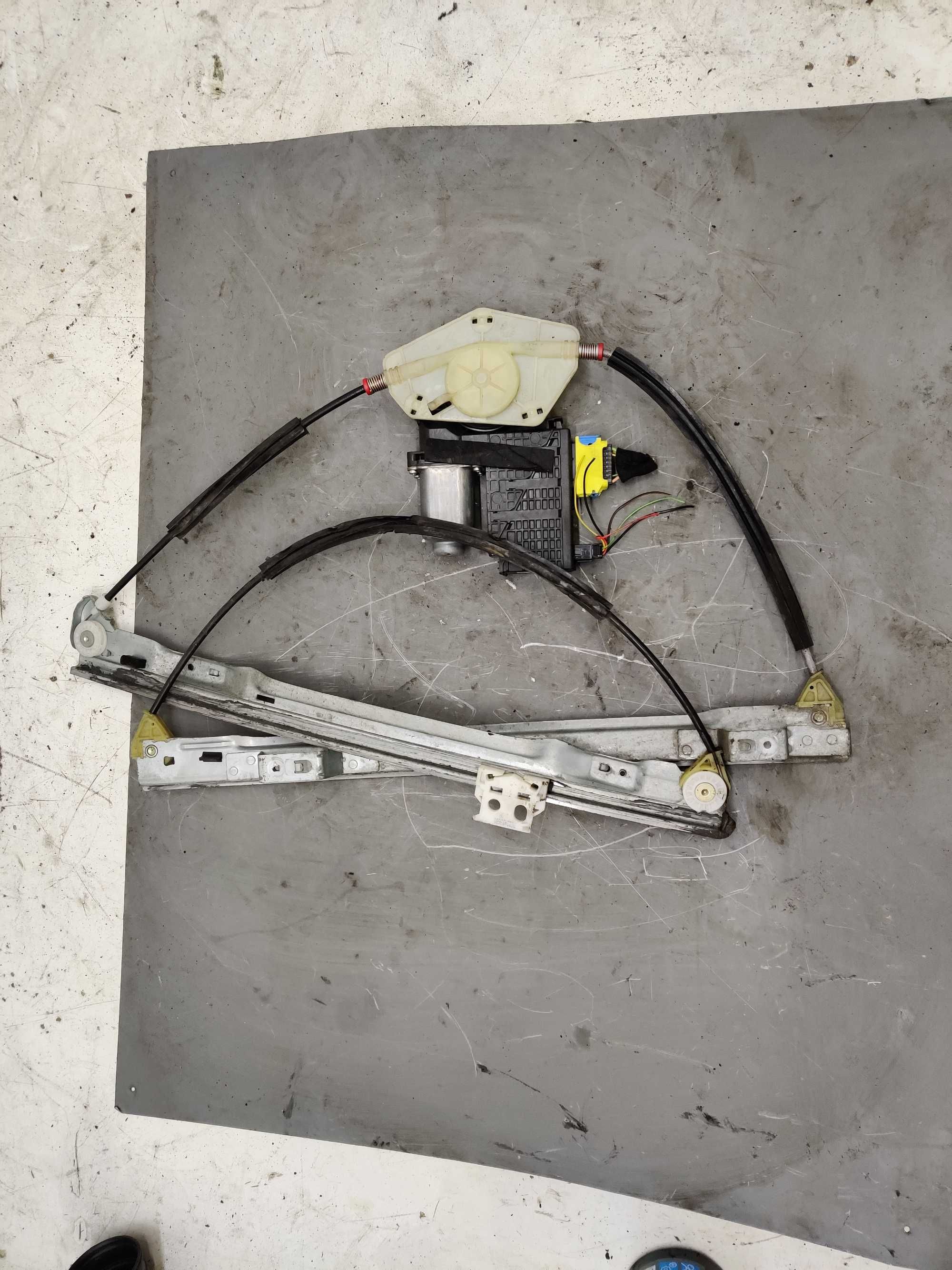 Citroen C4 Picasso Mechanizm Silniczek Szyby Prawy Przód Przedni