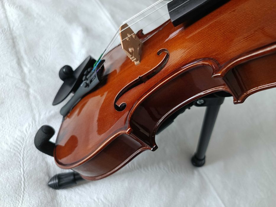 Violino Stentor II 4/4, como novo (c/ estojo, arco e acessórios)