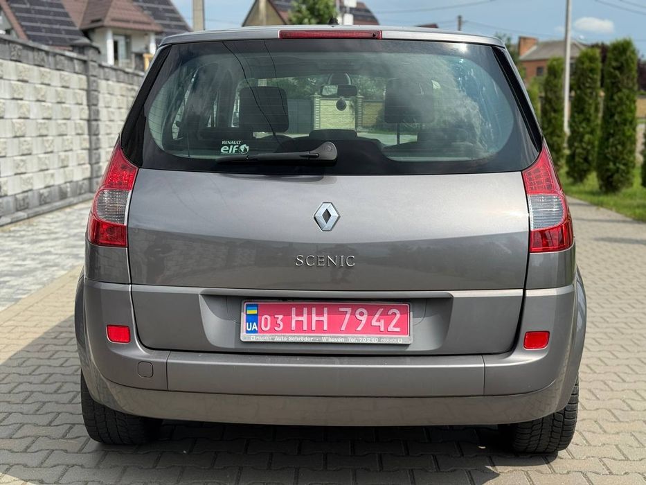 Хороший сімейний автомобіль Рено Сценік