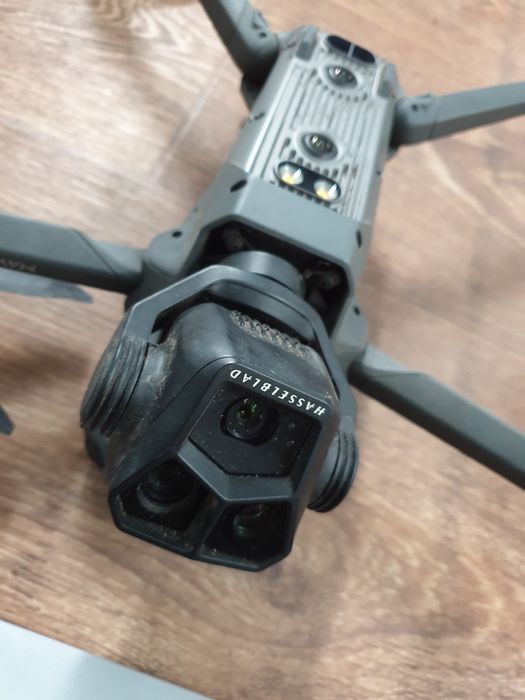 Квадрокоптер DJI Mavic 3 Pro