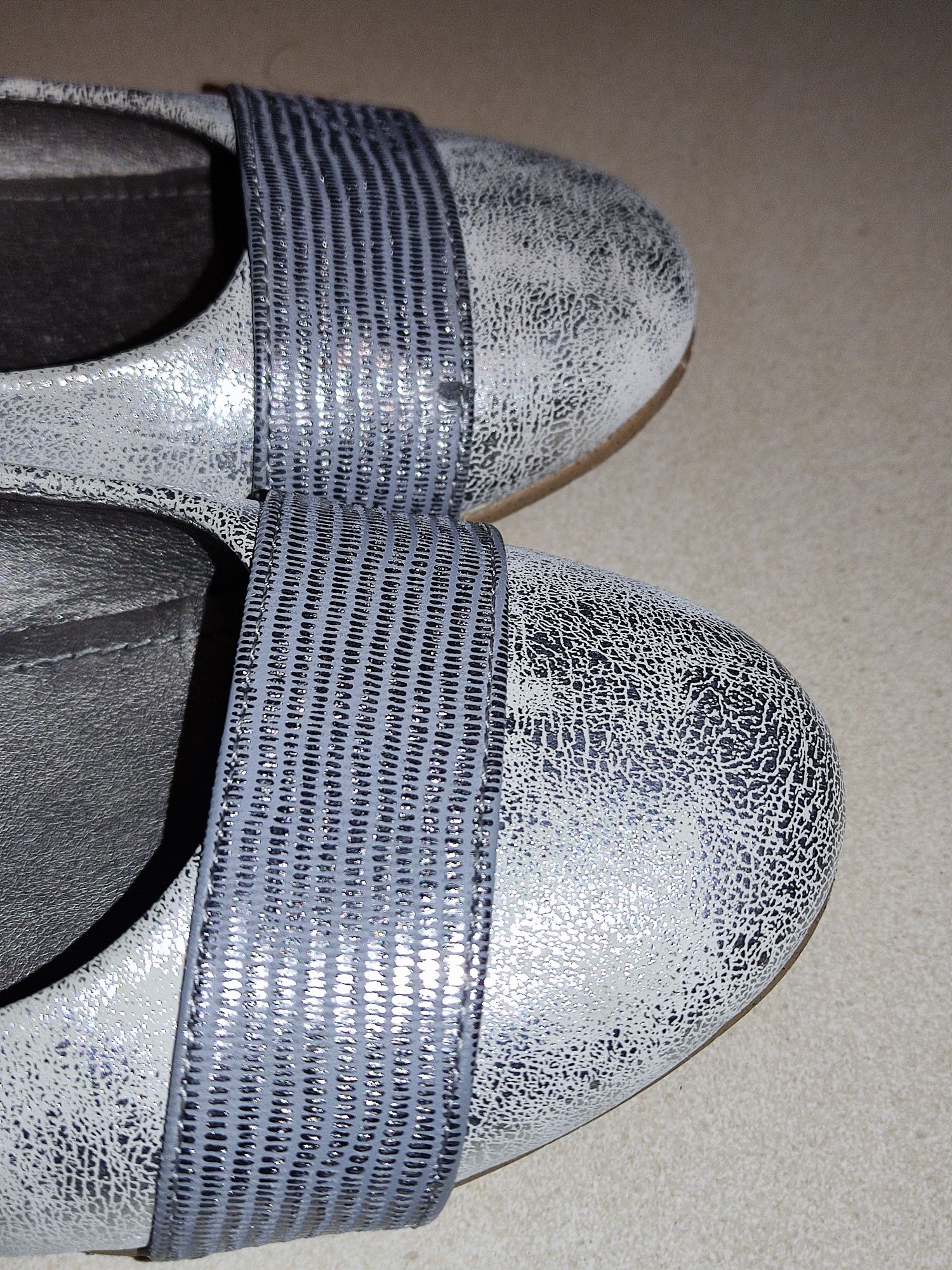 Claudia Ghizzani baleriny buty na jesień srebrne r.37