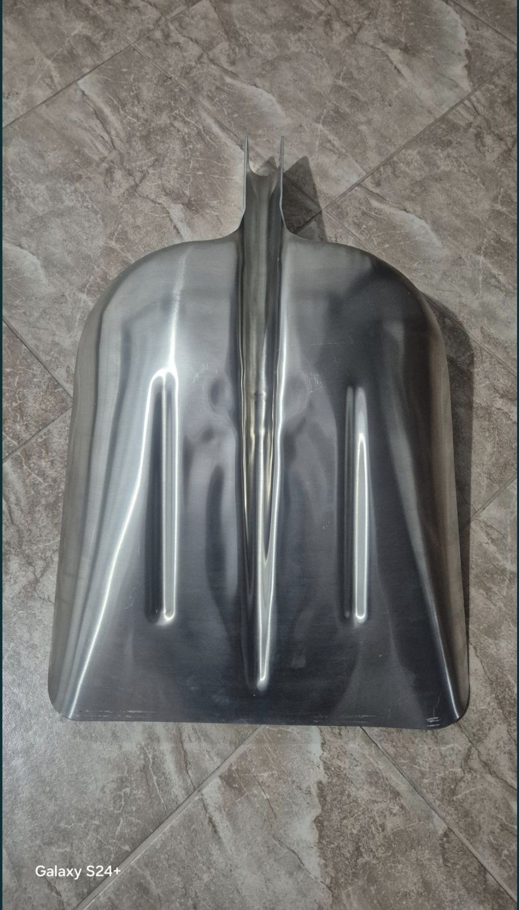 Łopatą aluminiową do zboża,śniegu itp.