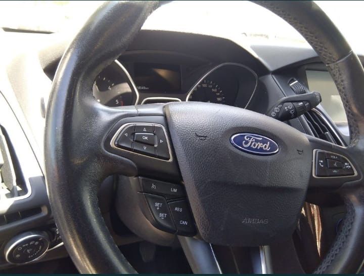 Ford Focus 1.5TDCI (full extras)