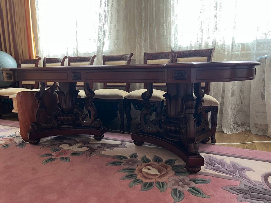 Стол ручной работы для гостиной + стулья