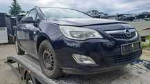 zderzak  przód Opel Astra J, kod Z20R