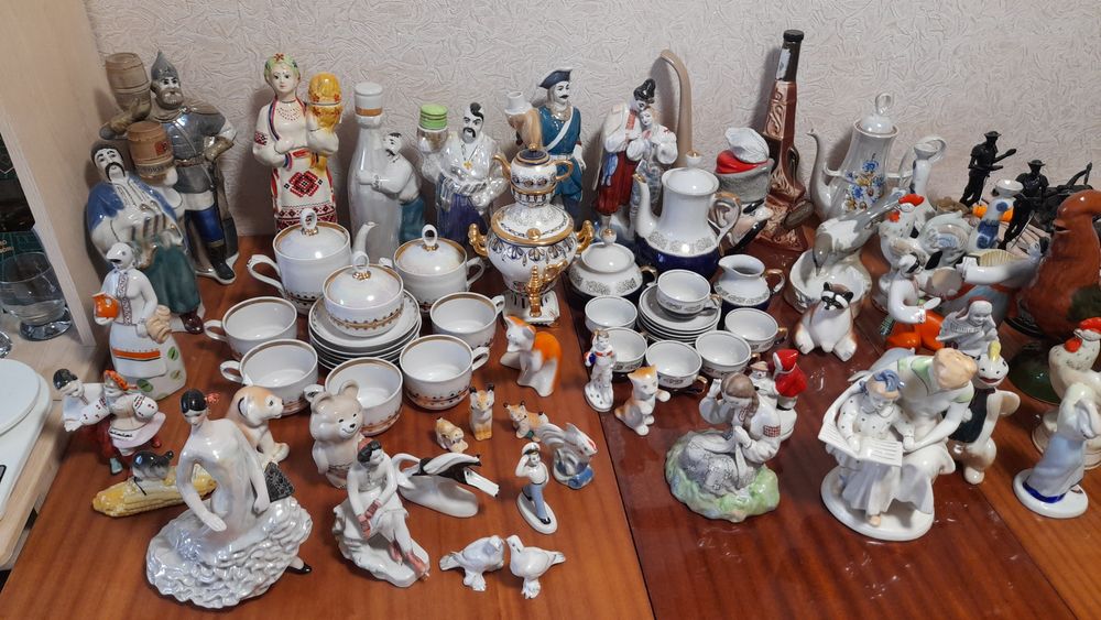 Дівчинка зі сніговиком (лепит снеговика) порцеляна часів СРСР