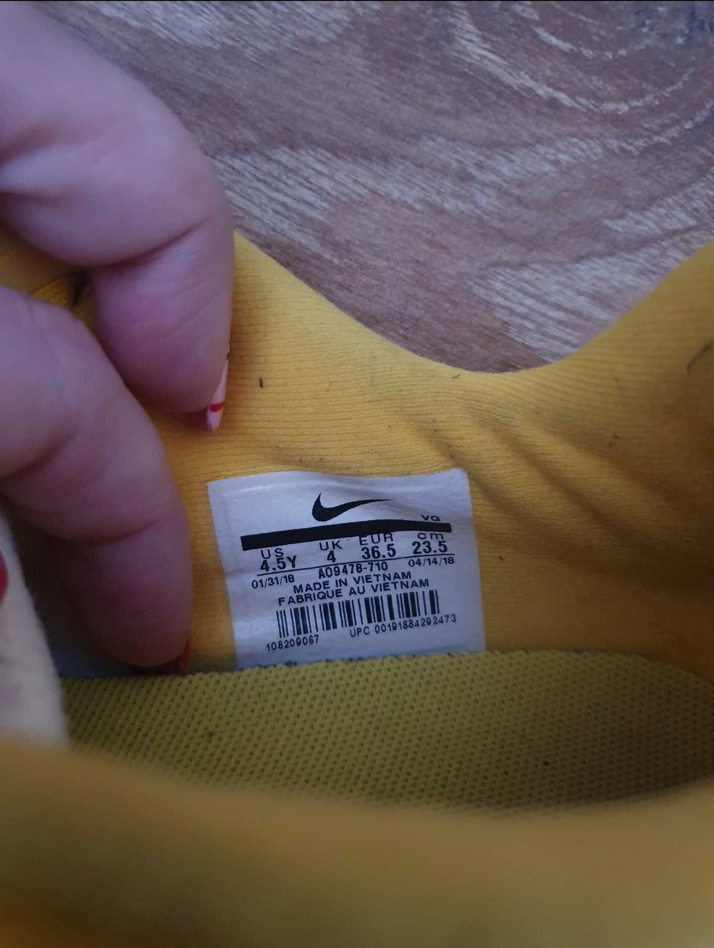 Żółte turfy Nike dla chłopca