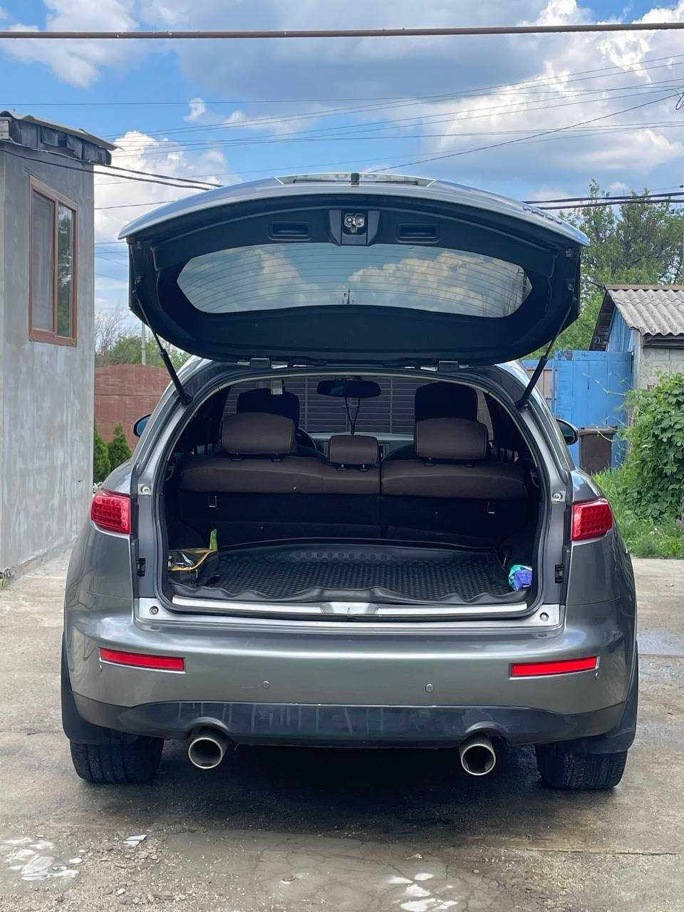 продам Infiniti FX35