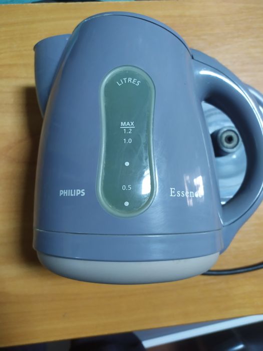 Электрочайник Phillips HD4650