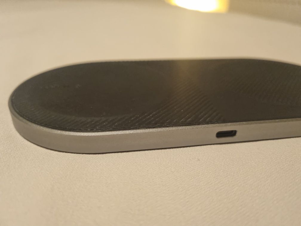 Bezprzewodowa ładowarka indukcyjna Spigen 2 telefony jednocześnie F310